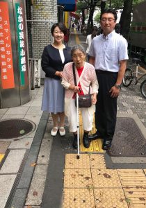 中野駅北口点字ブロック